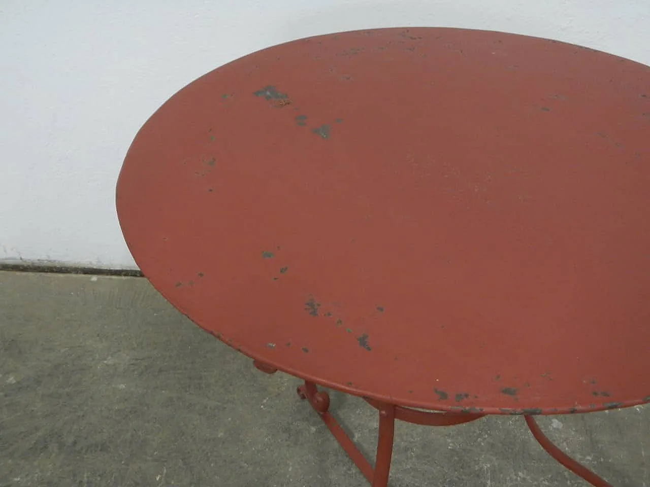 Tavolino in ferro rosso, 1940 8