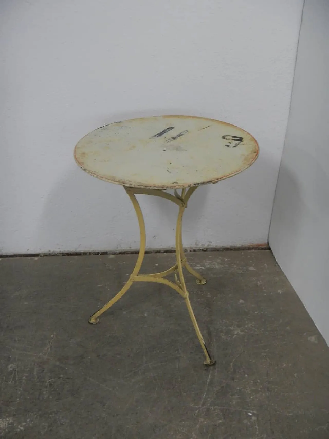 Tavolino in ferro bianco, 1940 1