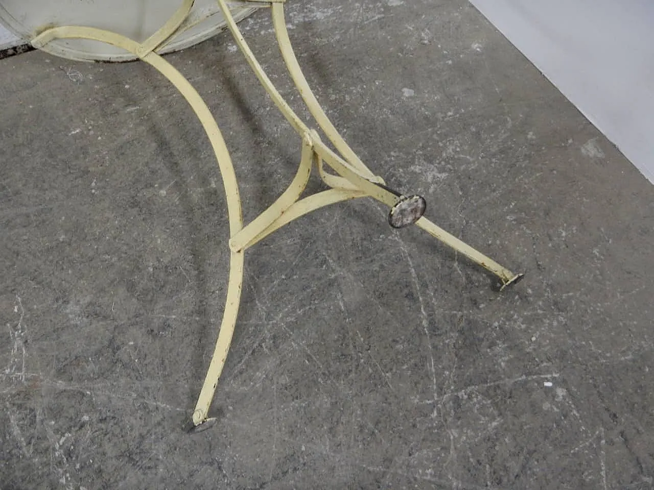 Tavolino in ferro bianco, 1940 7