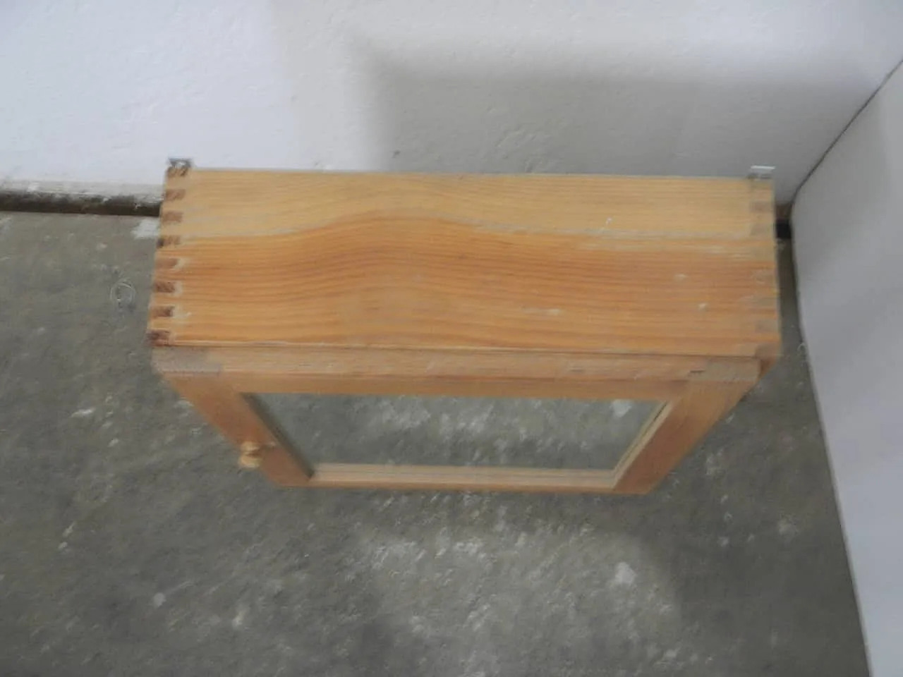 Mobiletto con specchio in abete, 1970 6