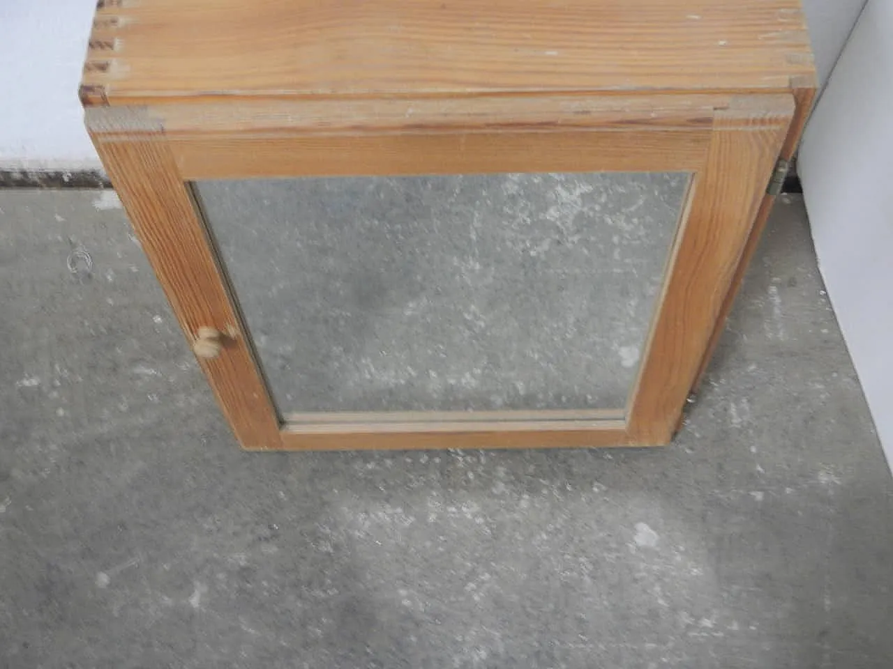 Mobiletto con specchio in abete, 1970 7