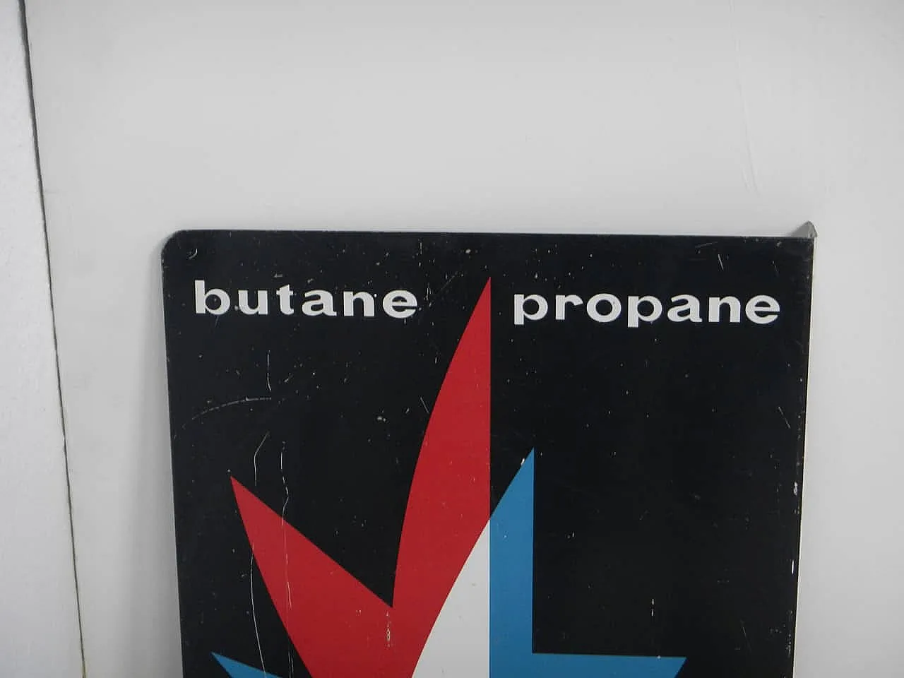 Bifacceral Butagas sign, 1970 5