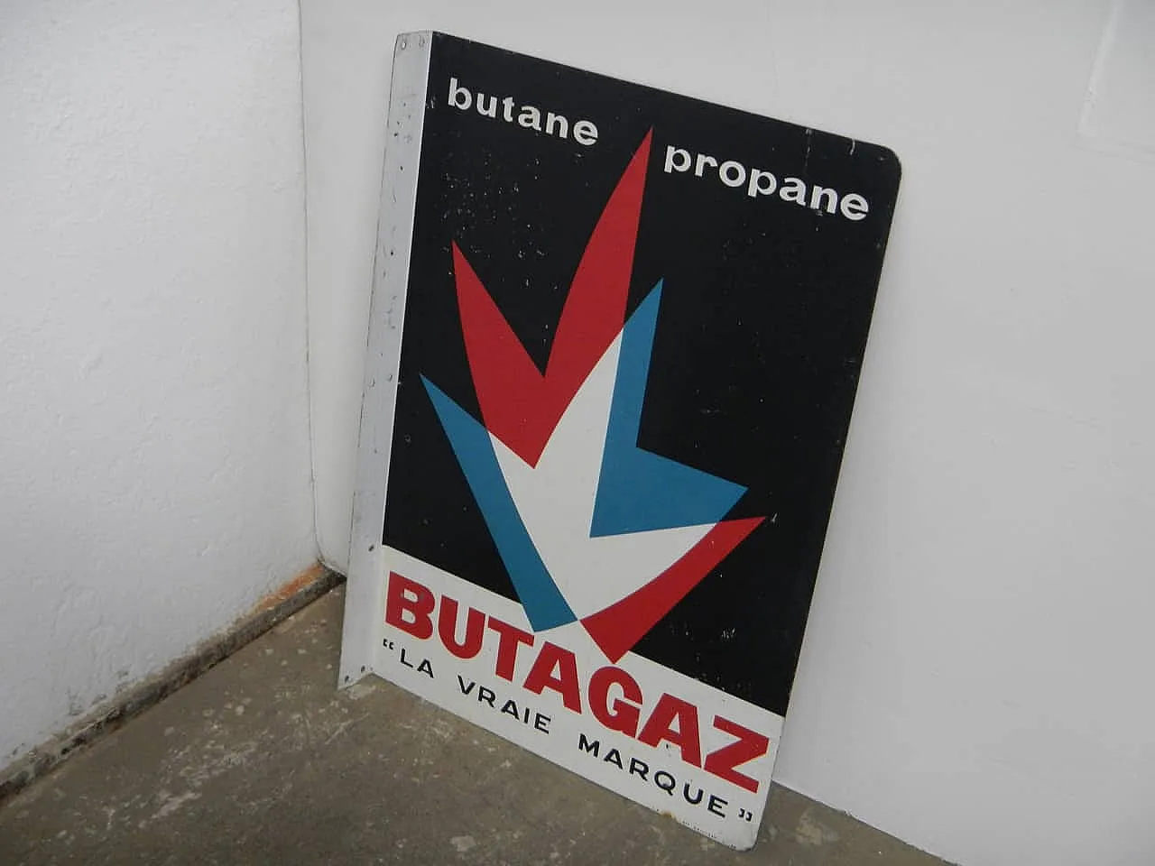 Bifacceral Butagas sign, 1970 6