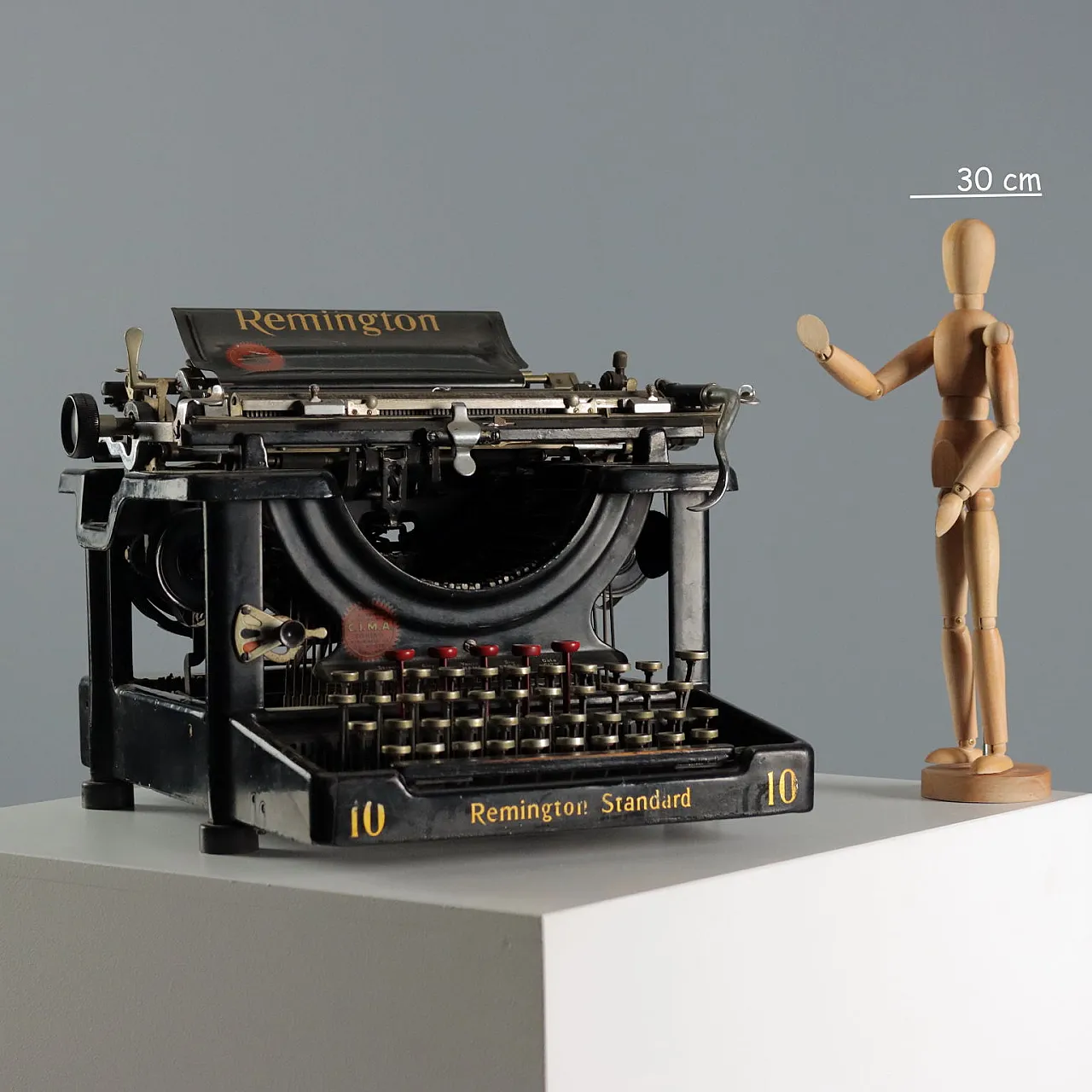 Remington standard 10 typewriter in iron, 20th century 2