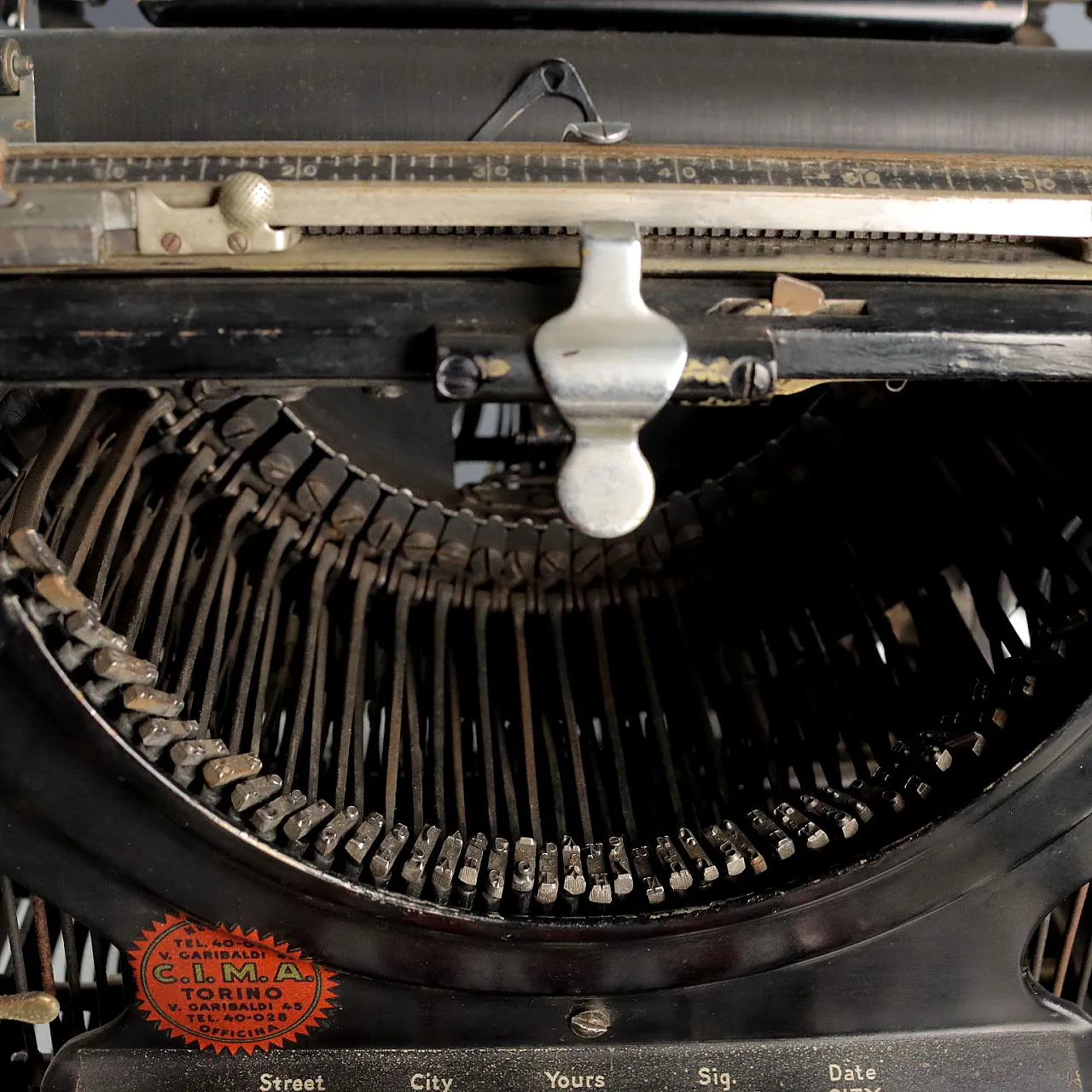 Remington standard 10 typewriter in iron, 20th century 4