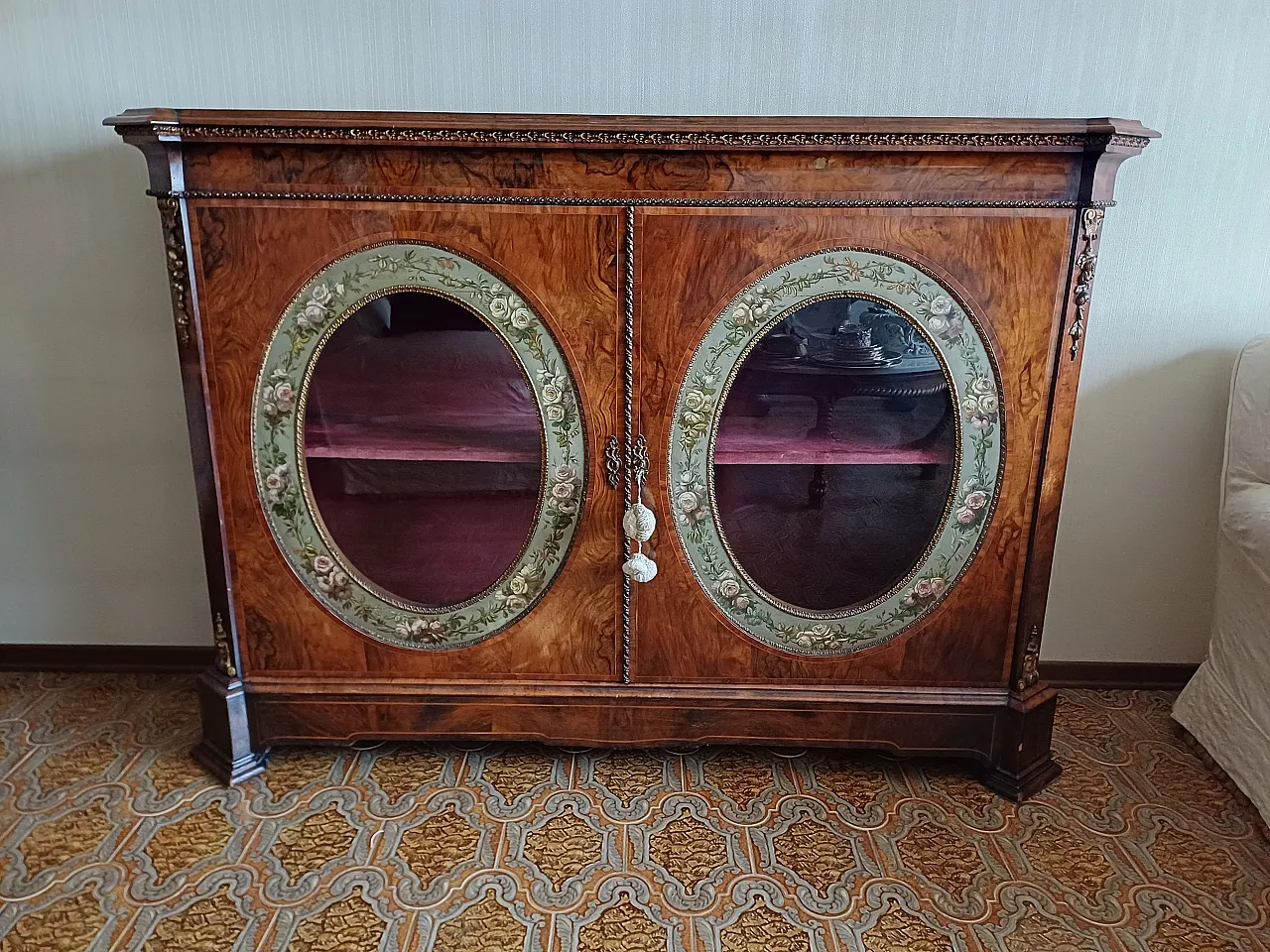 Credenza a due ante a vetro stile vittoriano, '800 1