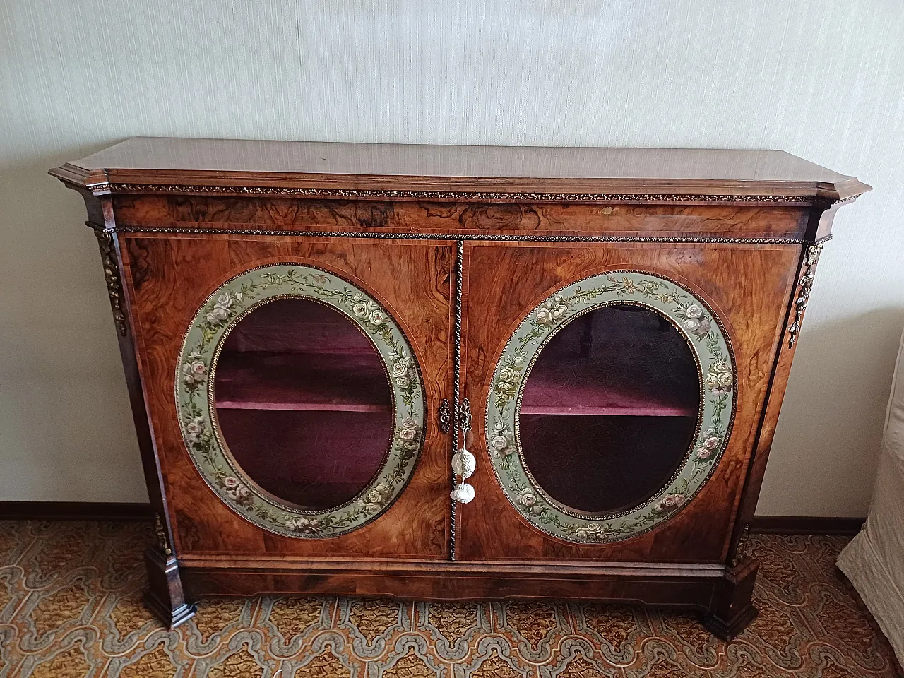 Credenza a due ante a vetro stile vittoriano, '800 2