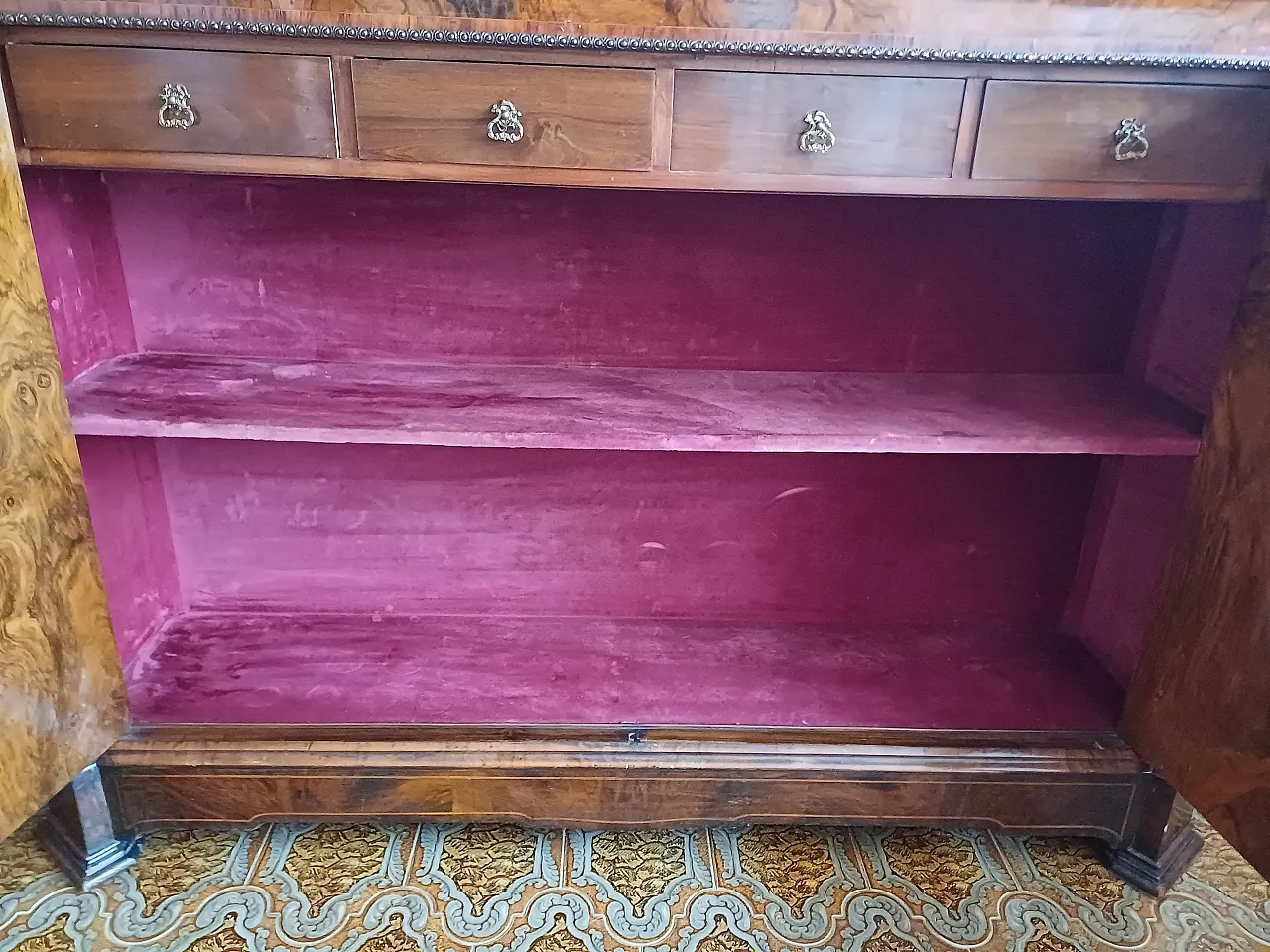 Credenza a due ante a vetro stile vittoriano, '800 13