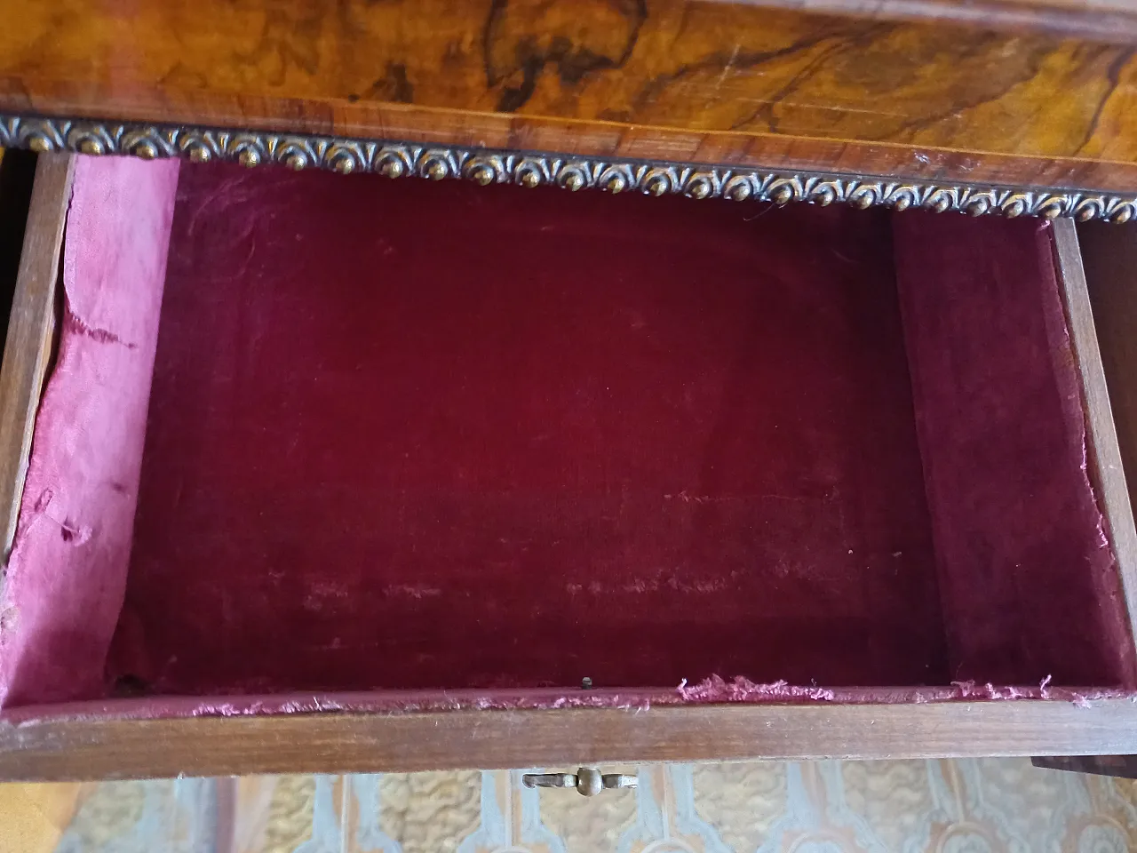 Credenza a due ante a vetro stile vittoriano, '800 16