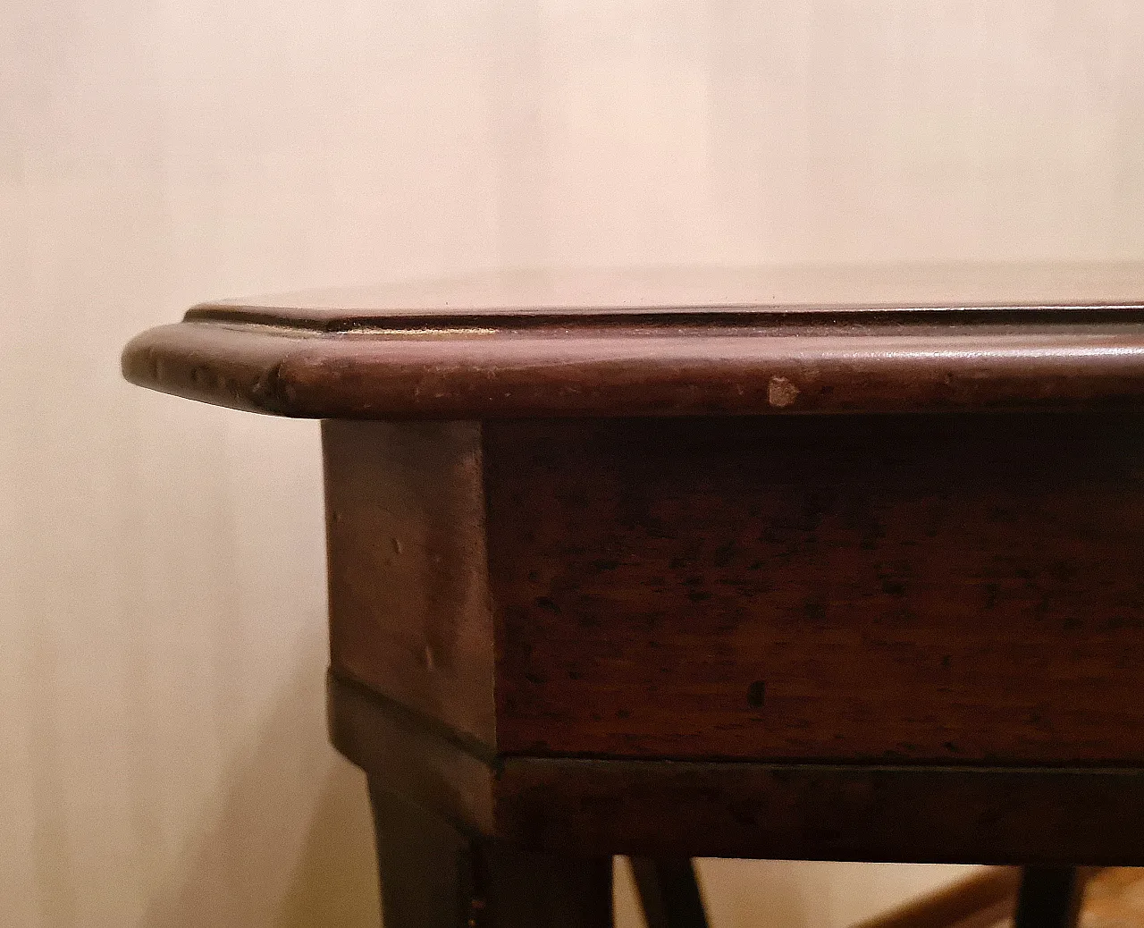 Tavolino Biedermaier in mogano con cassetto, '800 13