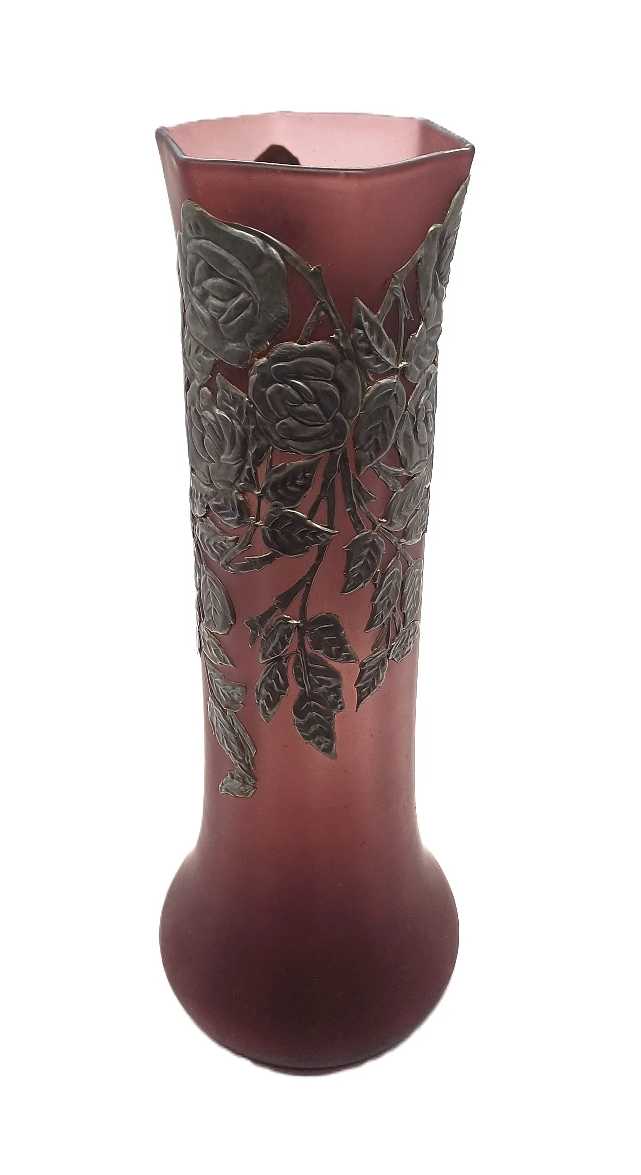 VASO LIBERTY IN VETRO AMETISTA CON DECORAZIONI METALLICHE, 1900-1920 2