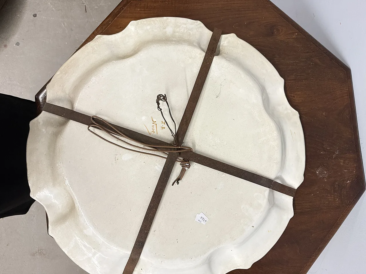 Grande piatto in Maiolica floreale, '800 3