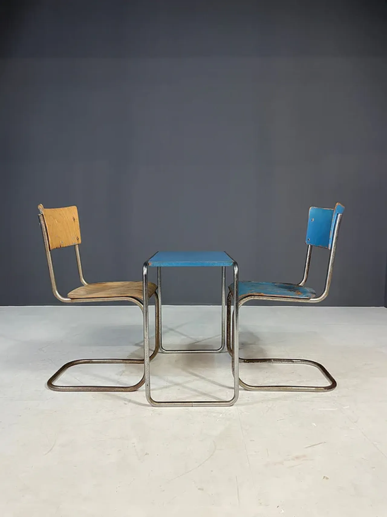 Set Bauhaus cromato con tavolino e sedie, anni '30 6