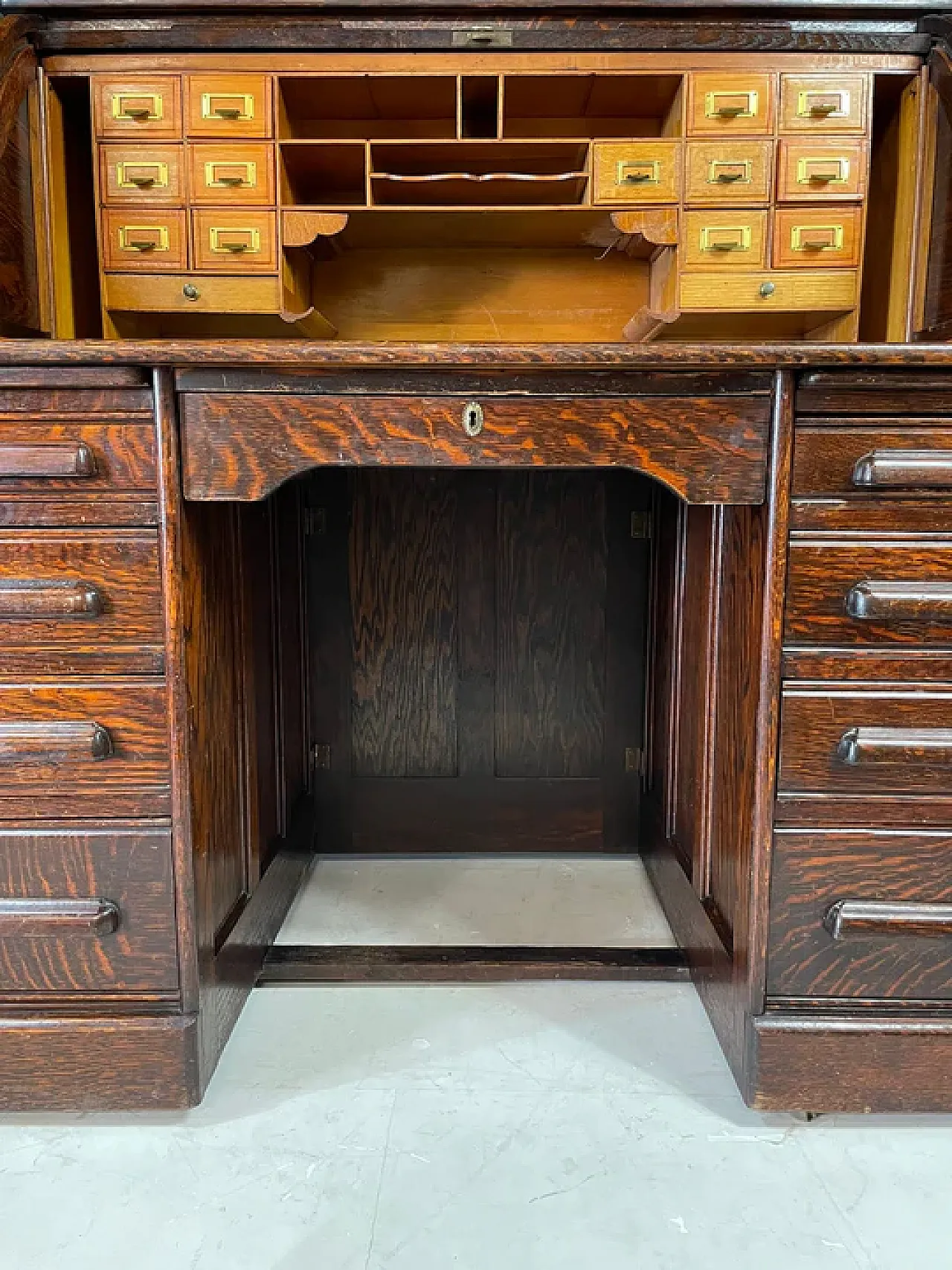 Scrivania americana con ribalta, rovere massello, anni '30 2