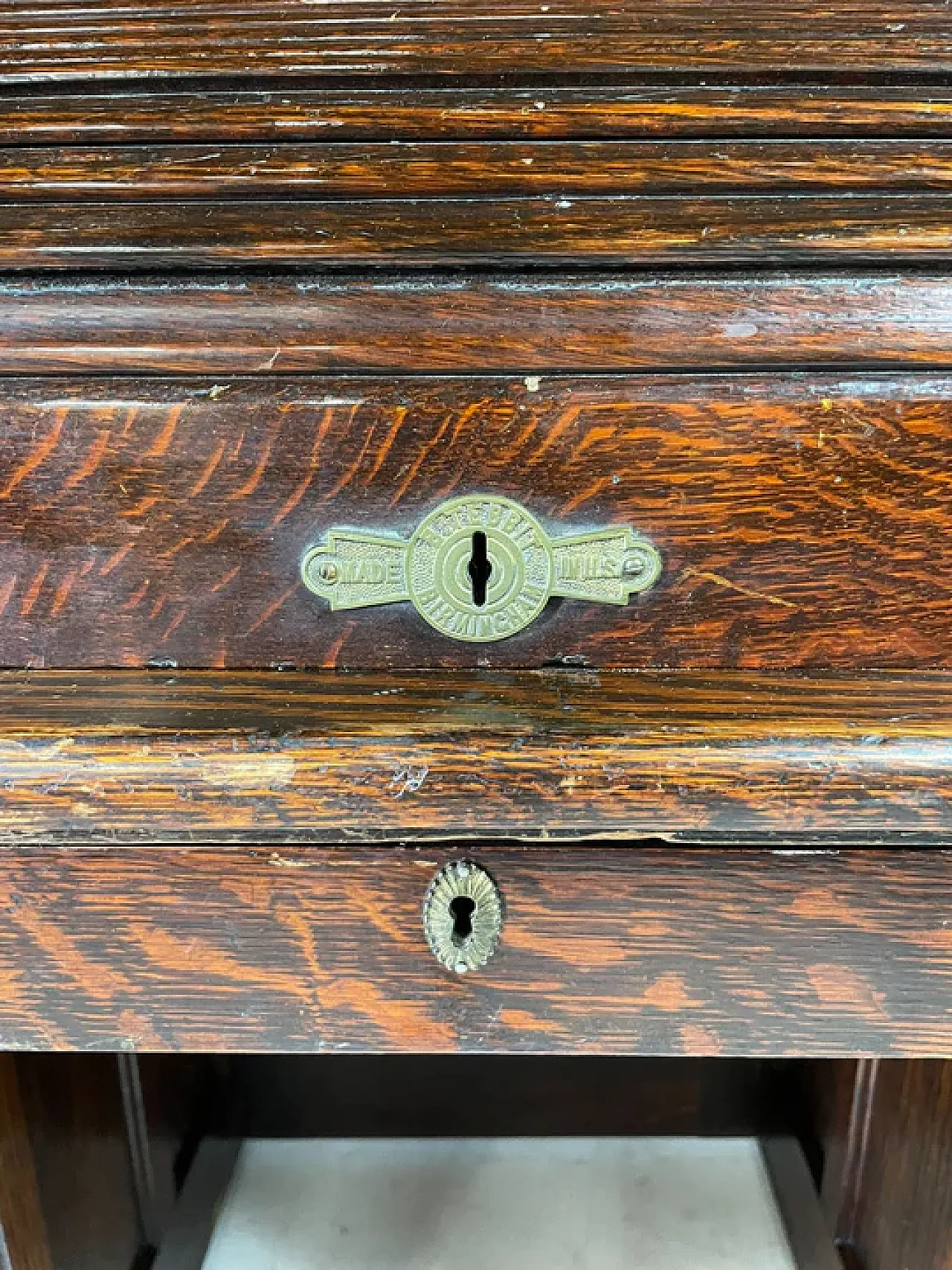 Scrivania americana con ribalta, rovere massello, anni '30 3