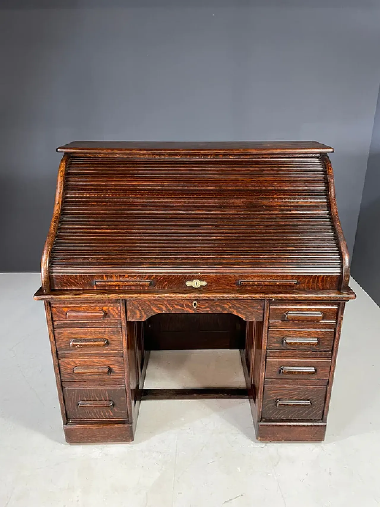 Scrivania americana con ribalta, rovere massello, anni '30 6