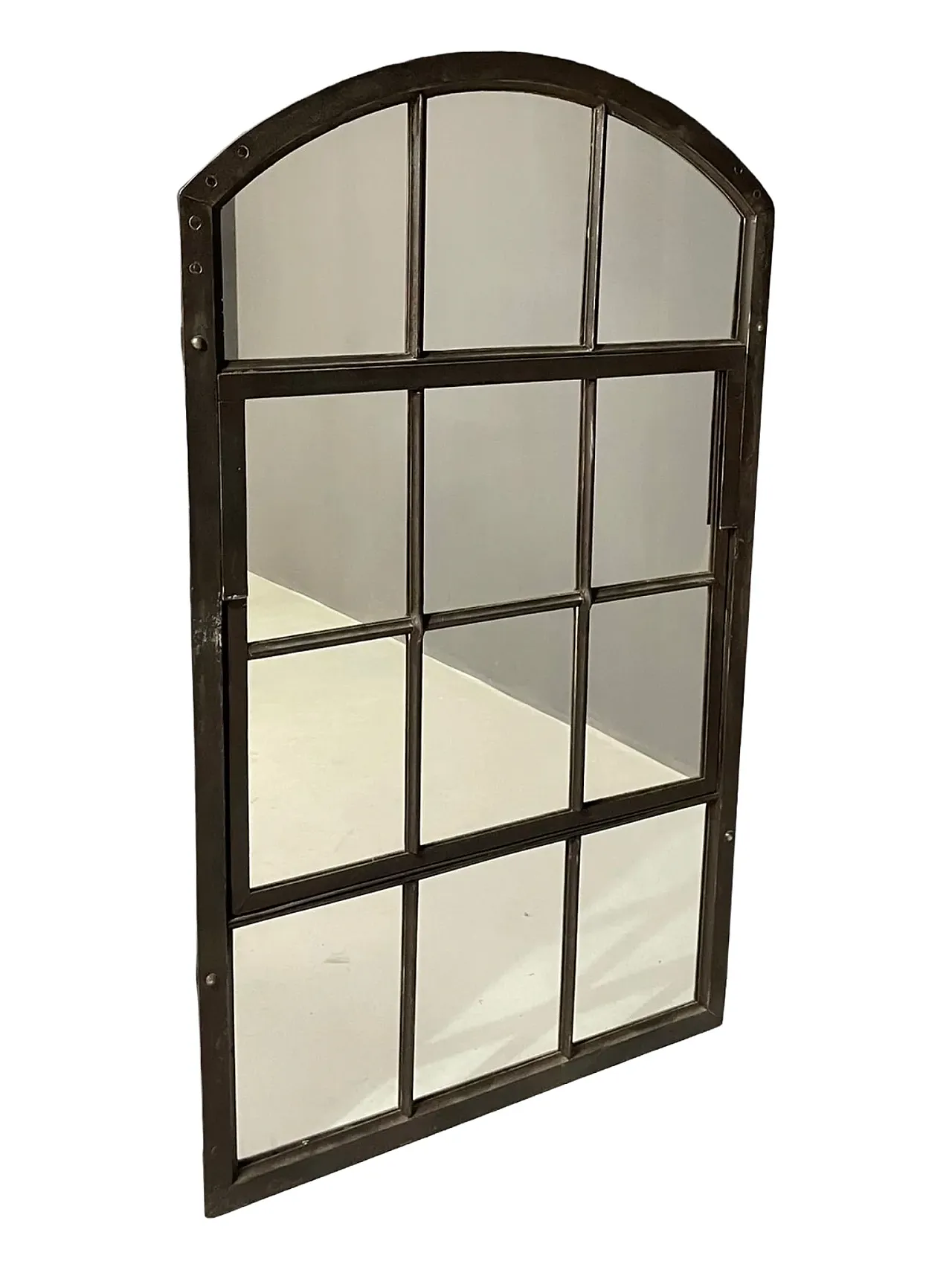 Specchio industriale in ferro con patina, anni '60 1