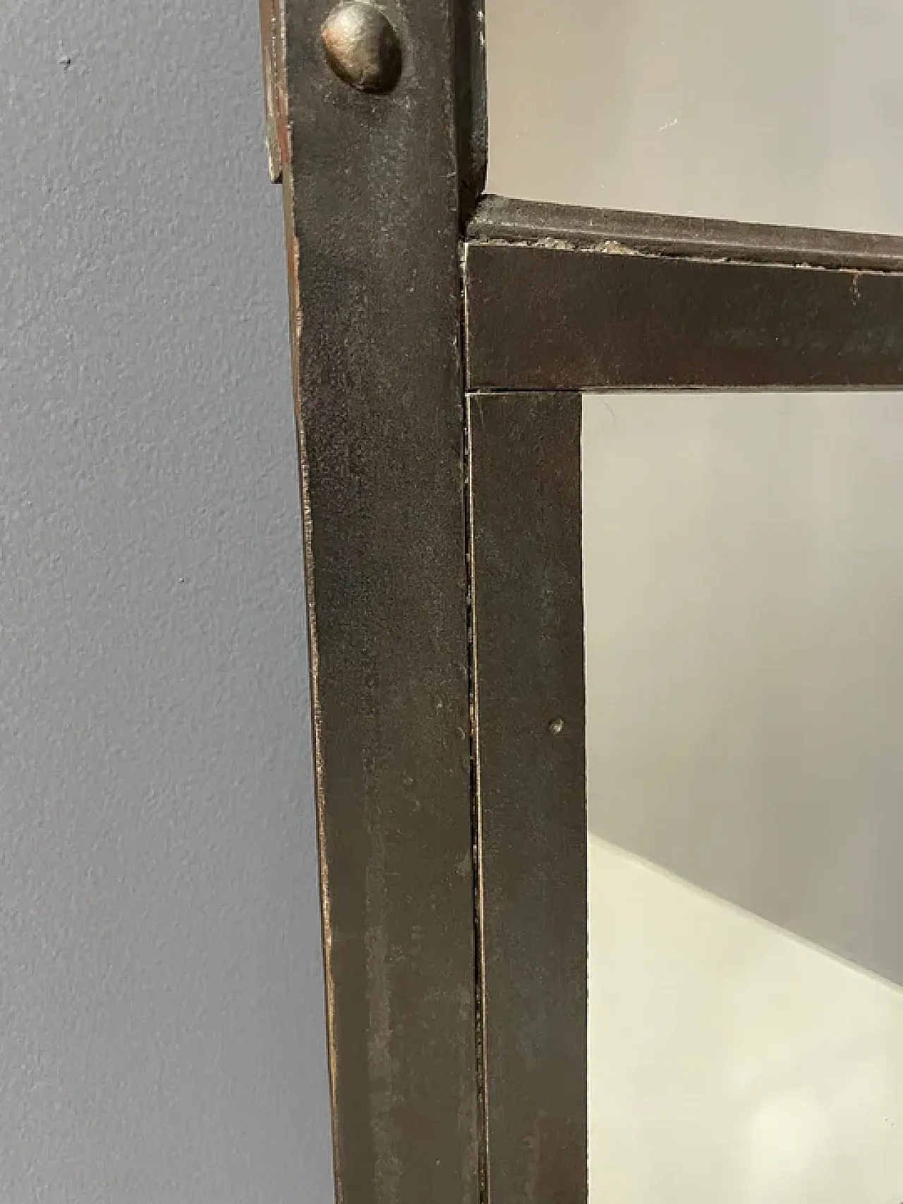Specchio industriale in ferro con patina, anni '60 13