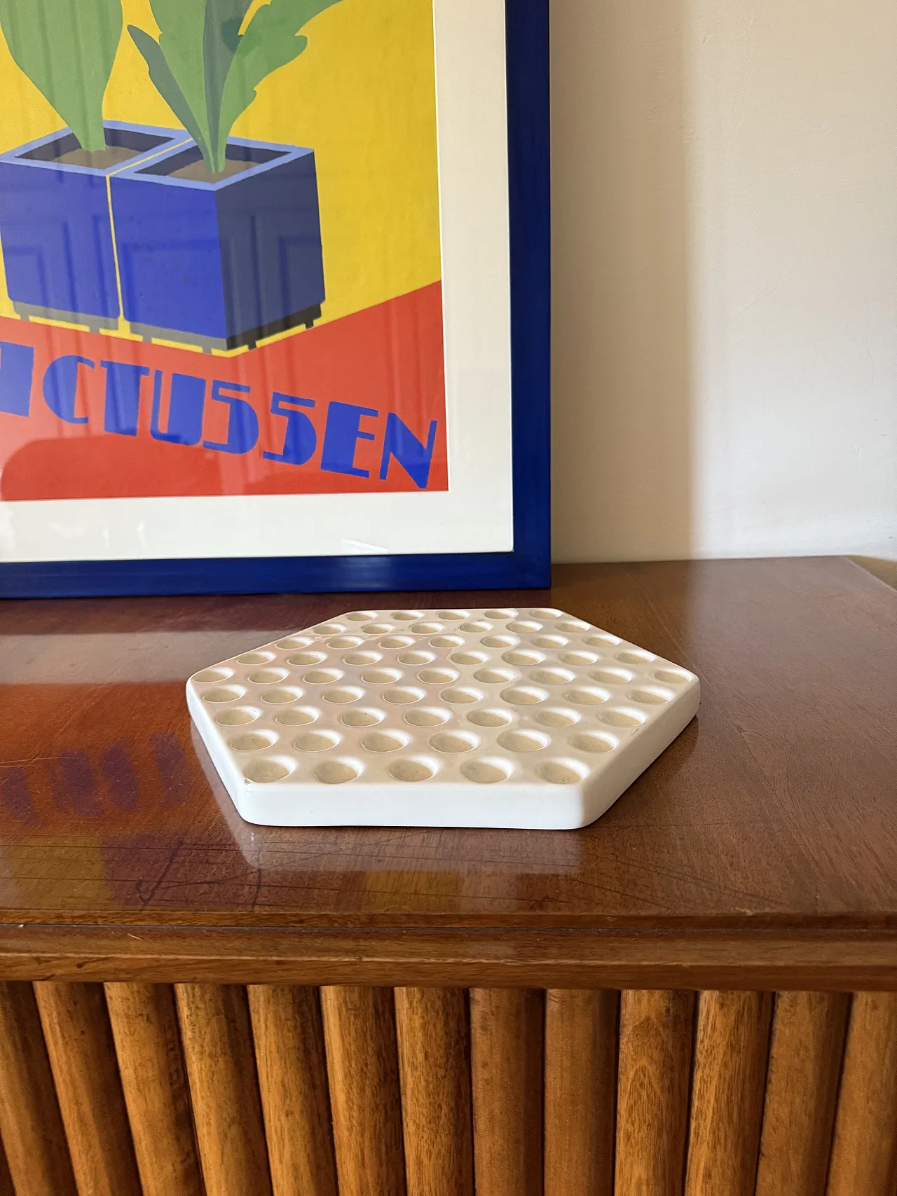 White ceramic plate, Ennio Lucini, Gabbianelli Italy, 1970 3