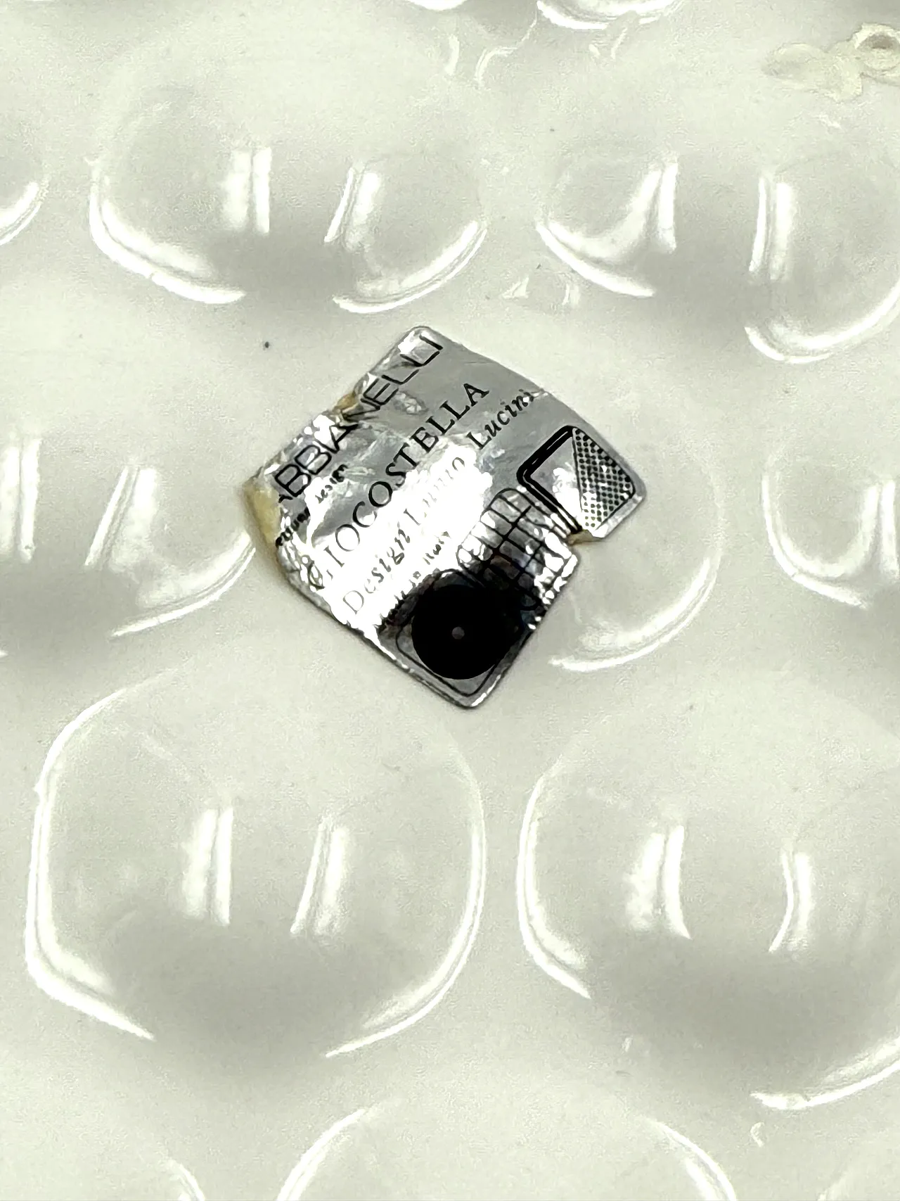 White ceramic plate, Ennio Lucini, Gabbianelli Italy, 1970 4