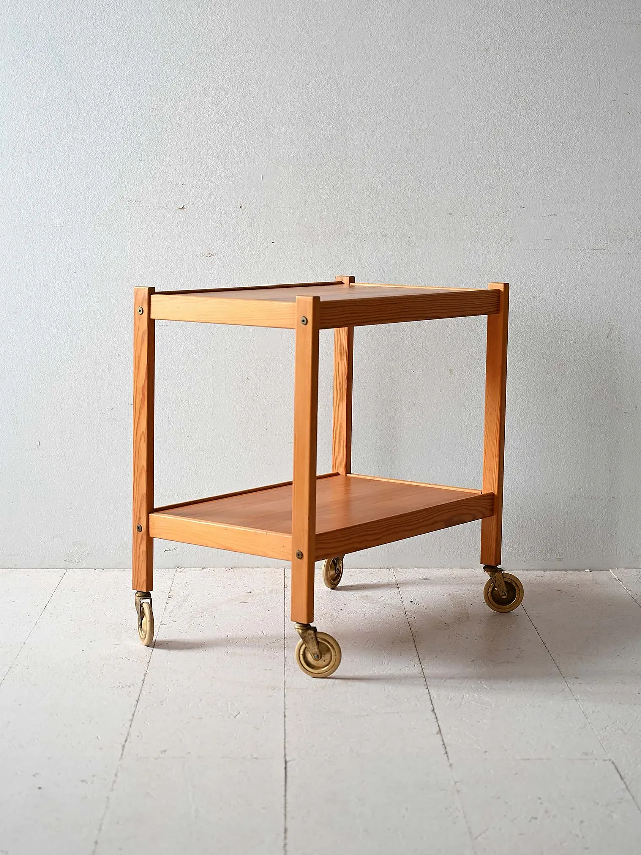 Carrello scandinavo anni ’60 in pino 2