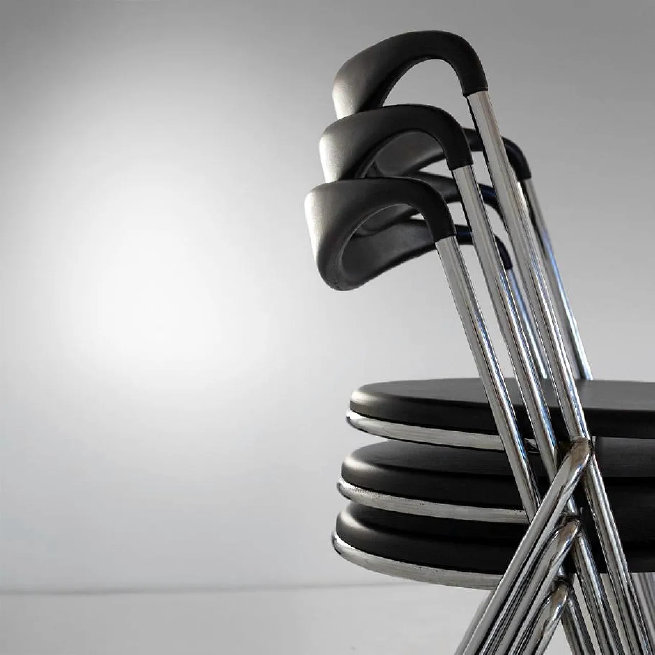 4 Italian stintable chairs in Hans Eicenberger style, 70s 4