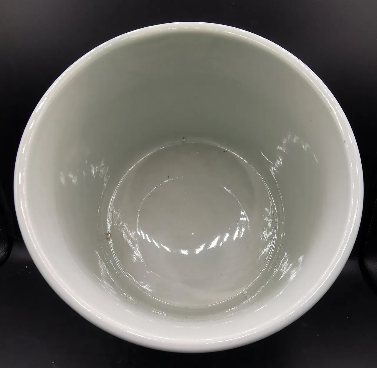 Chinese porcelain brush holder, 20th century 8