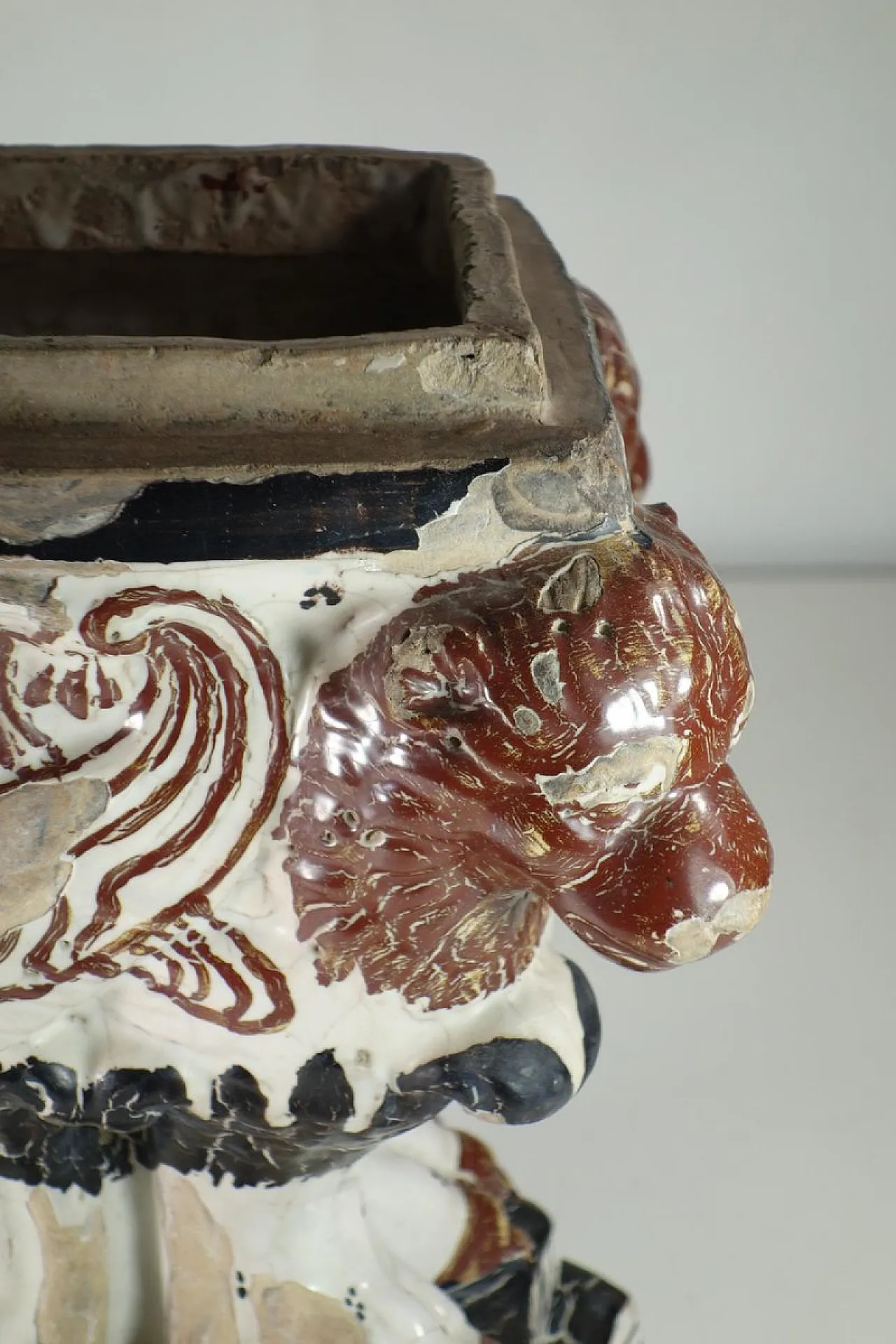 Ceramic maiolica vase by Giustiniani, 19th century 8