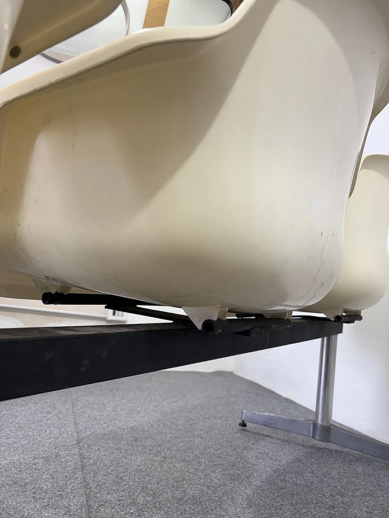 Airport bench by Charles & Ray Eames for Herman Miller, '900 12