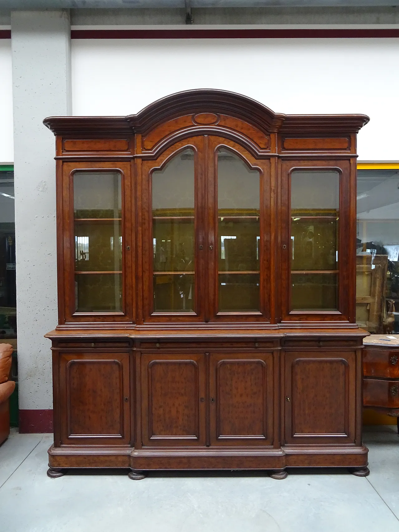Napoleon III bookcase in mahogany with carved glass, 1880 1
