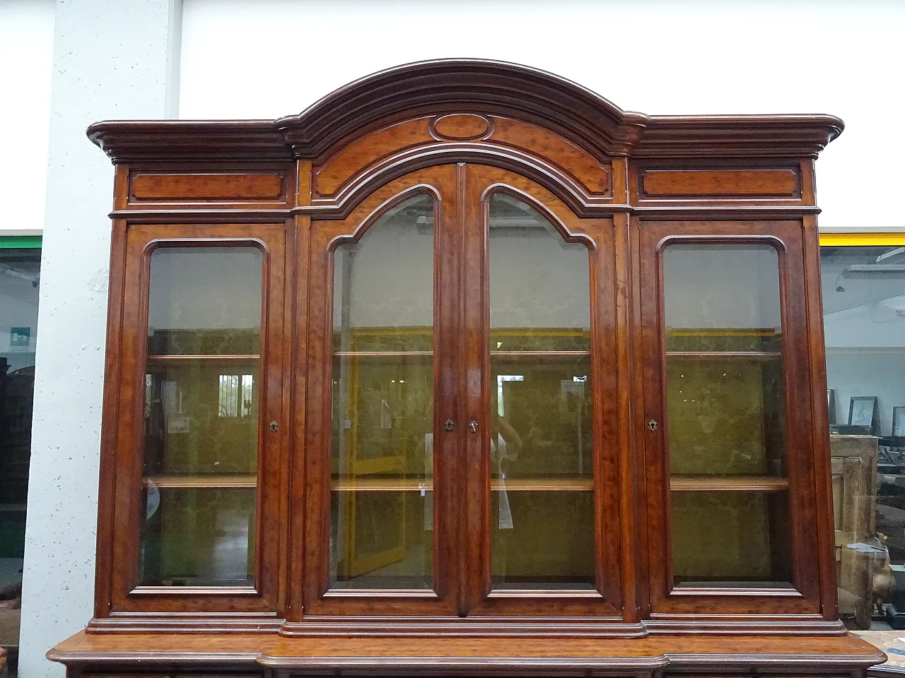Napoleon III bookcase in mahogany with carved glass, 1880 3