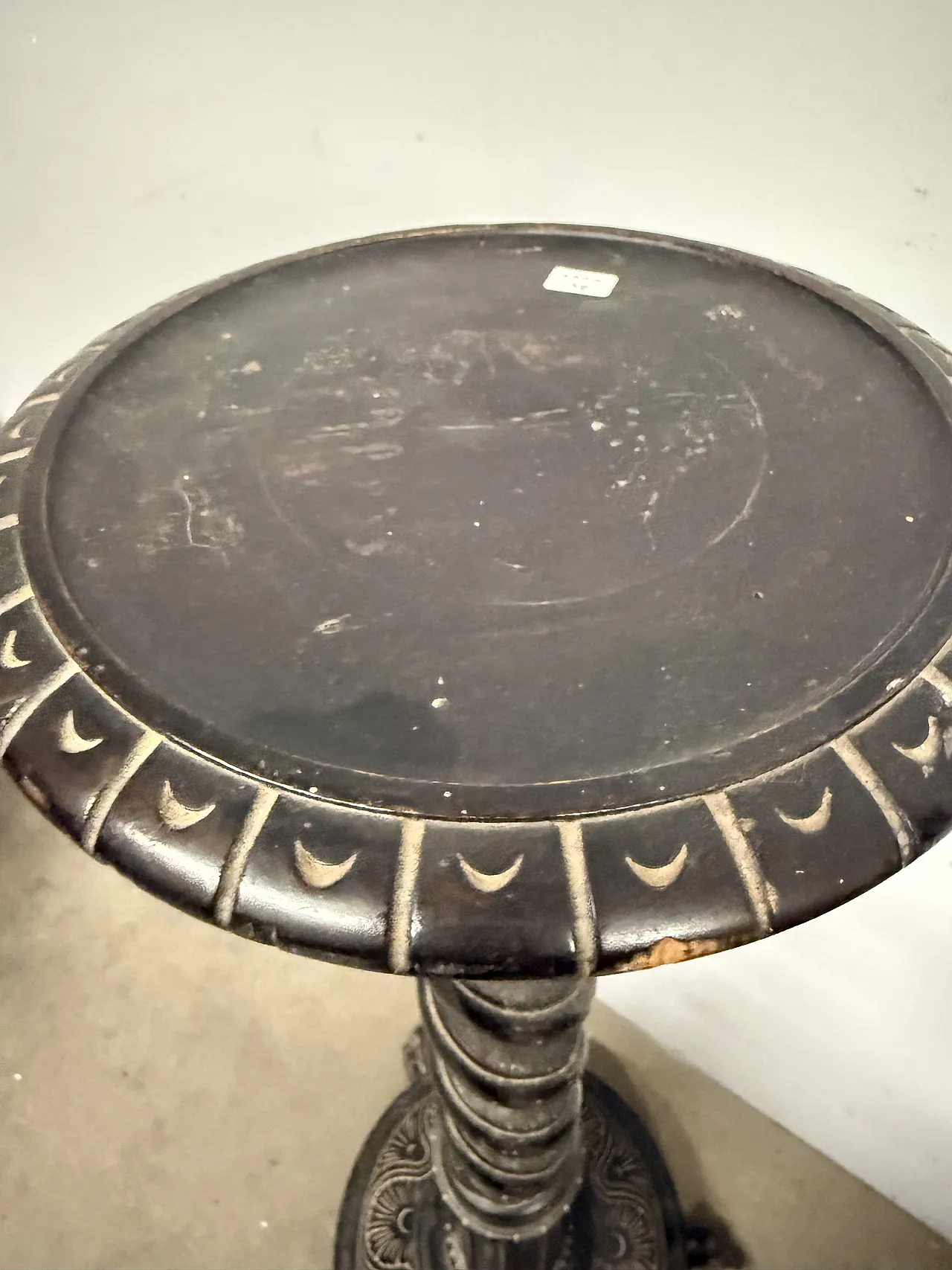 Neo-Renaissance column in walnut, carved, 1920 2