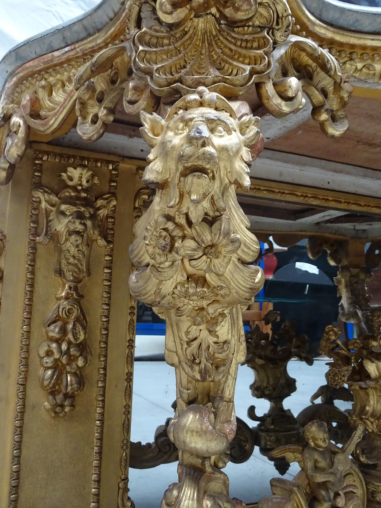 Carved gilded Piedmontese console in plaster, wood and mirro, '800 5