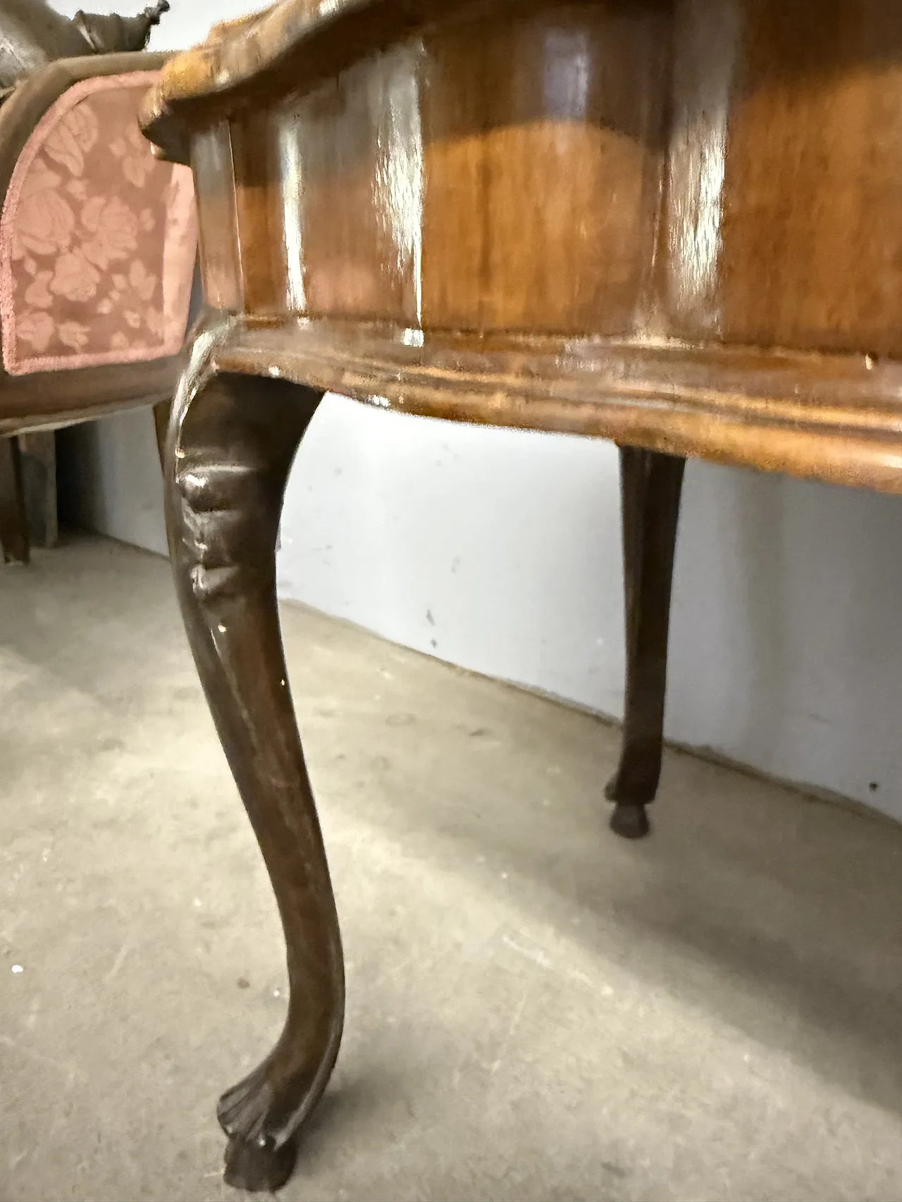 Tavolinetto da salotto noce e radica barocchetto, 1940 15