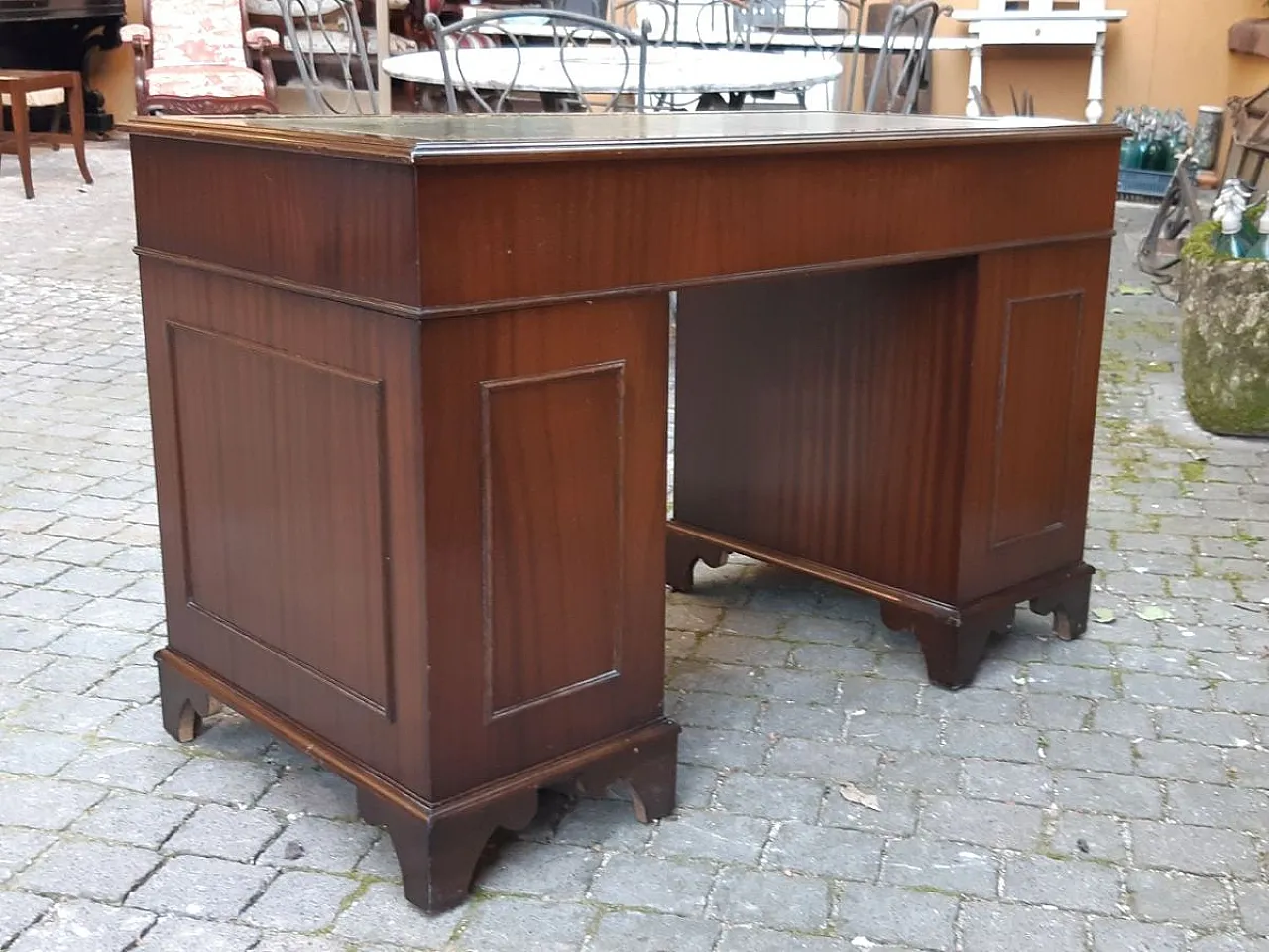 Scrivania impiallacciata in radica di mogano, '800 5