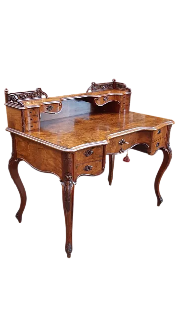 Scrittoio lastronato in radica di noce, '800