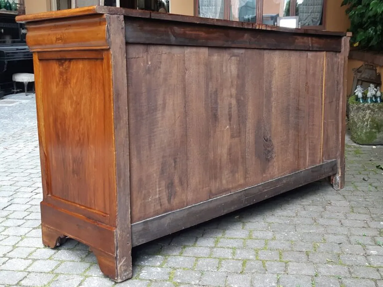 Walnut cappuccina sideboard, 19th century 5