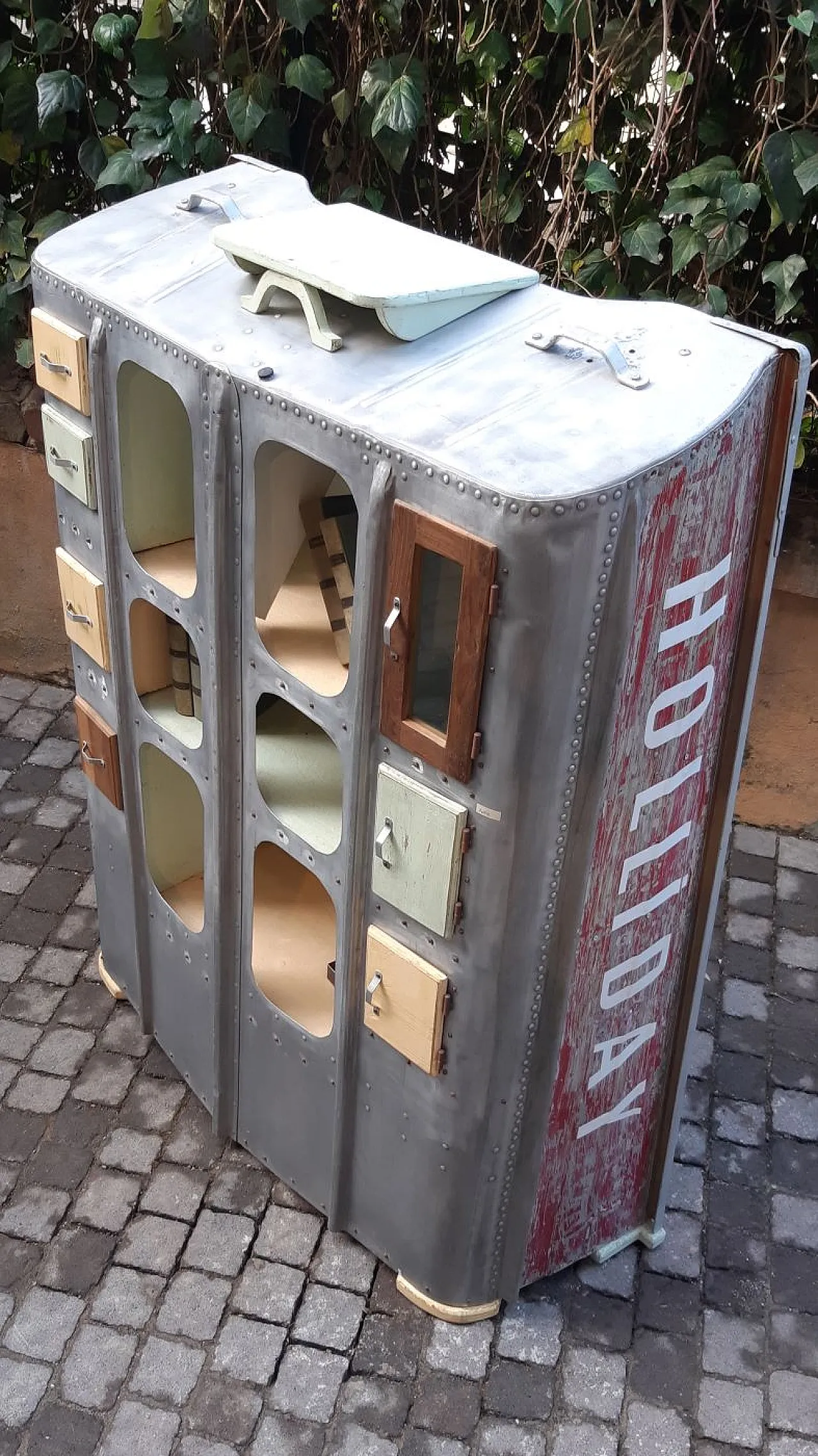 Credenza navale in alluminio con inserti in legno, anni '50 3