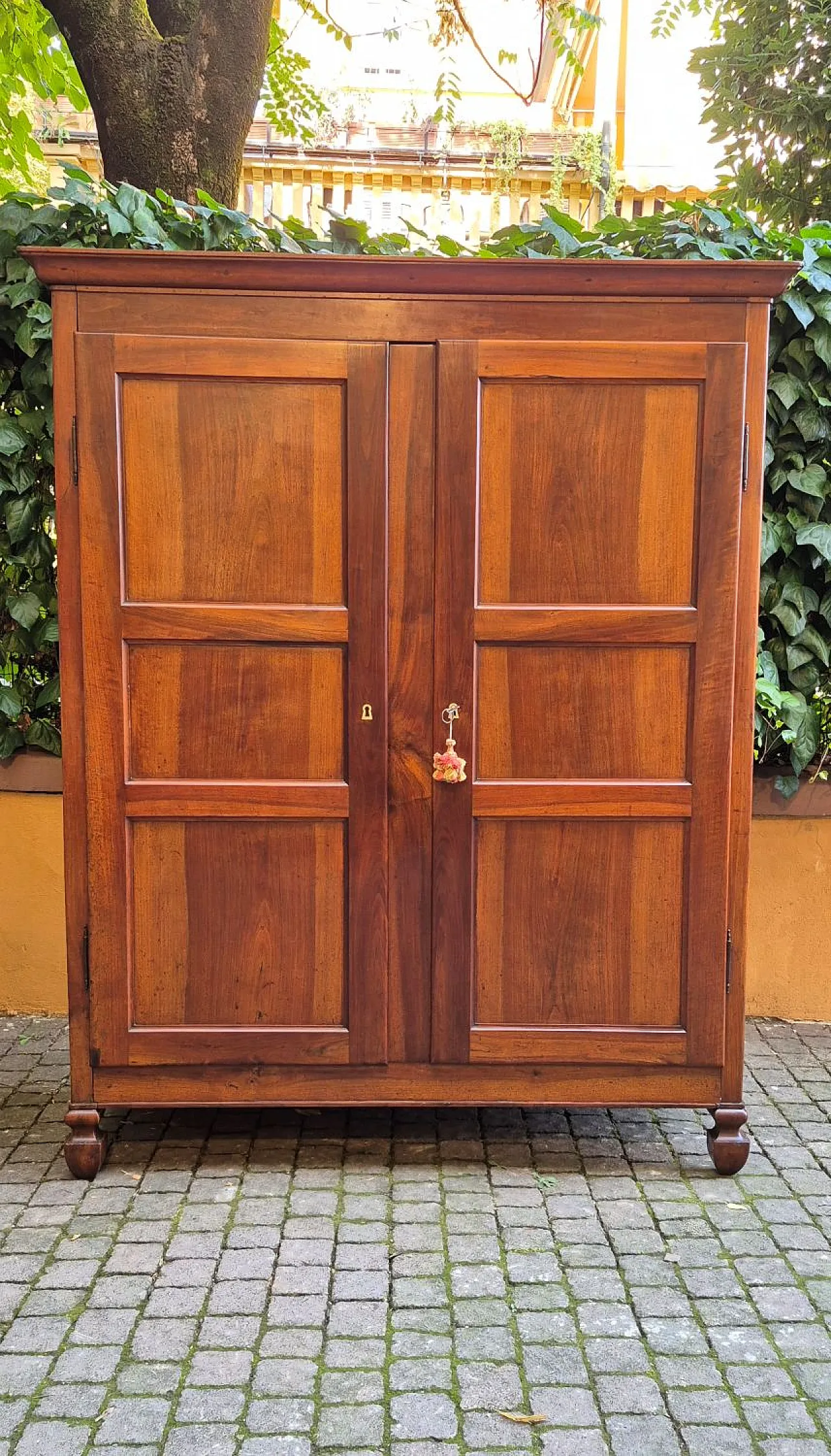 Armadio in legno di noce, '800 1