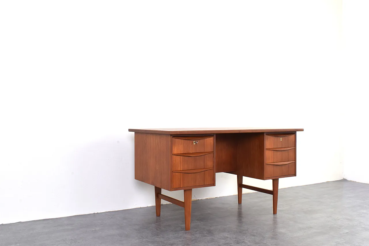 Mid-Century Danish teak executive Desk, 1960s 10