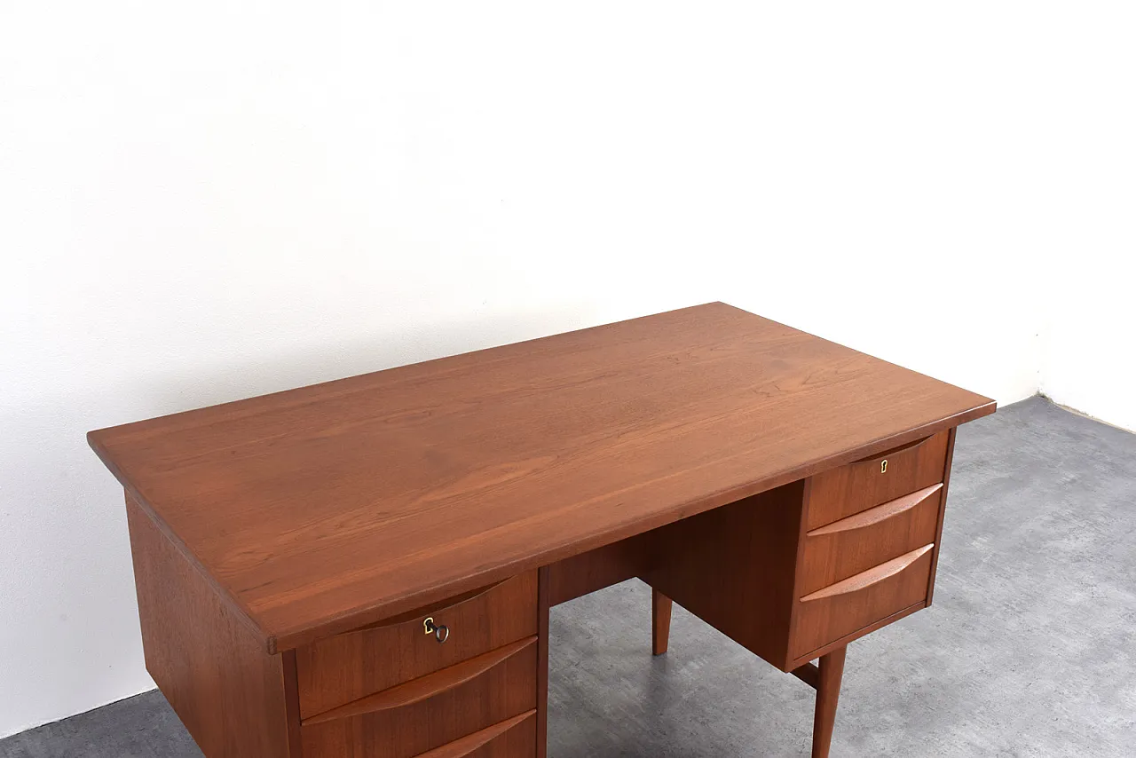 Mid-Century Danish teak executive Desk, 1960s 14