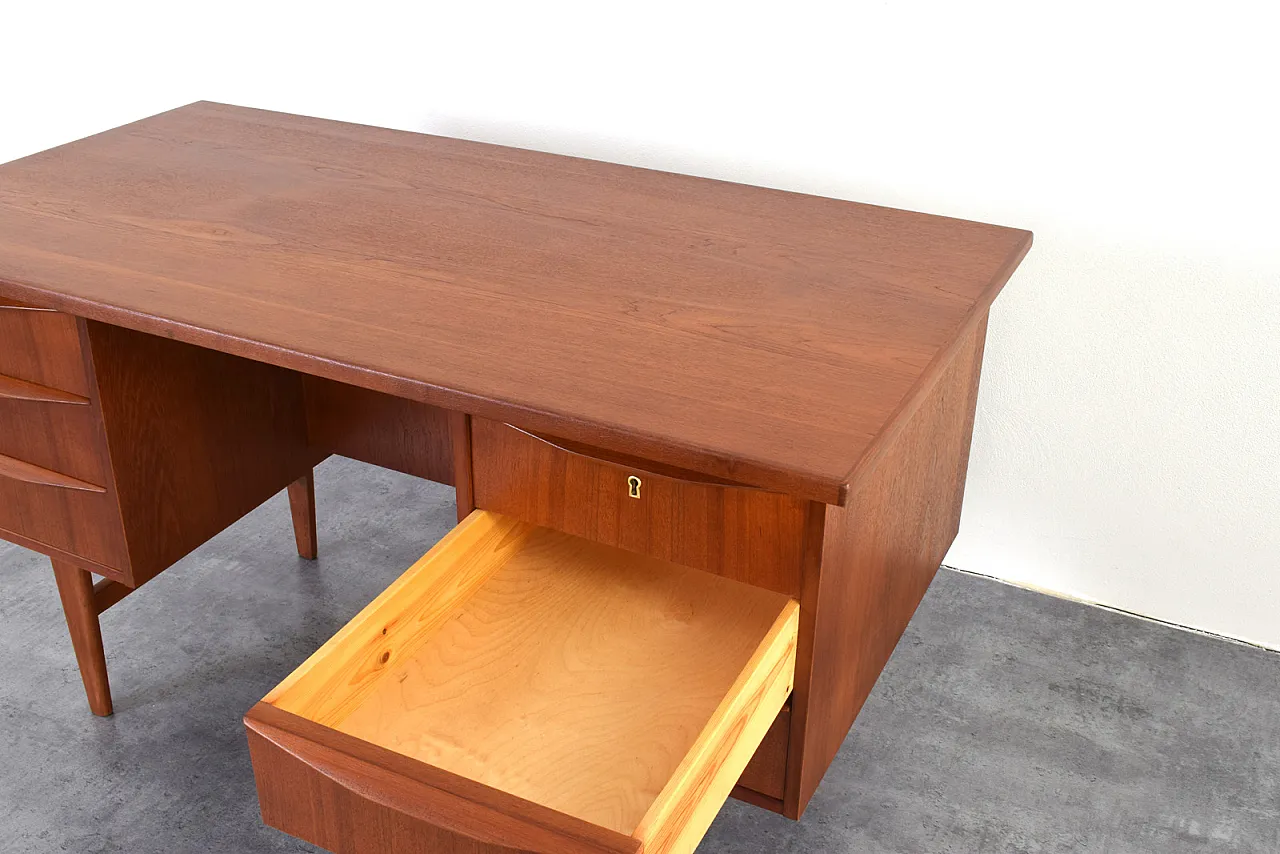Mid-Century Danish teak executive Desk, 1960s 17