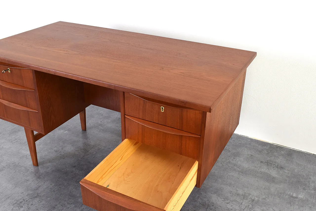 Mid-Century Danish teak executive Desk, 1960s 18