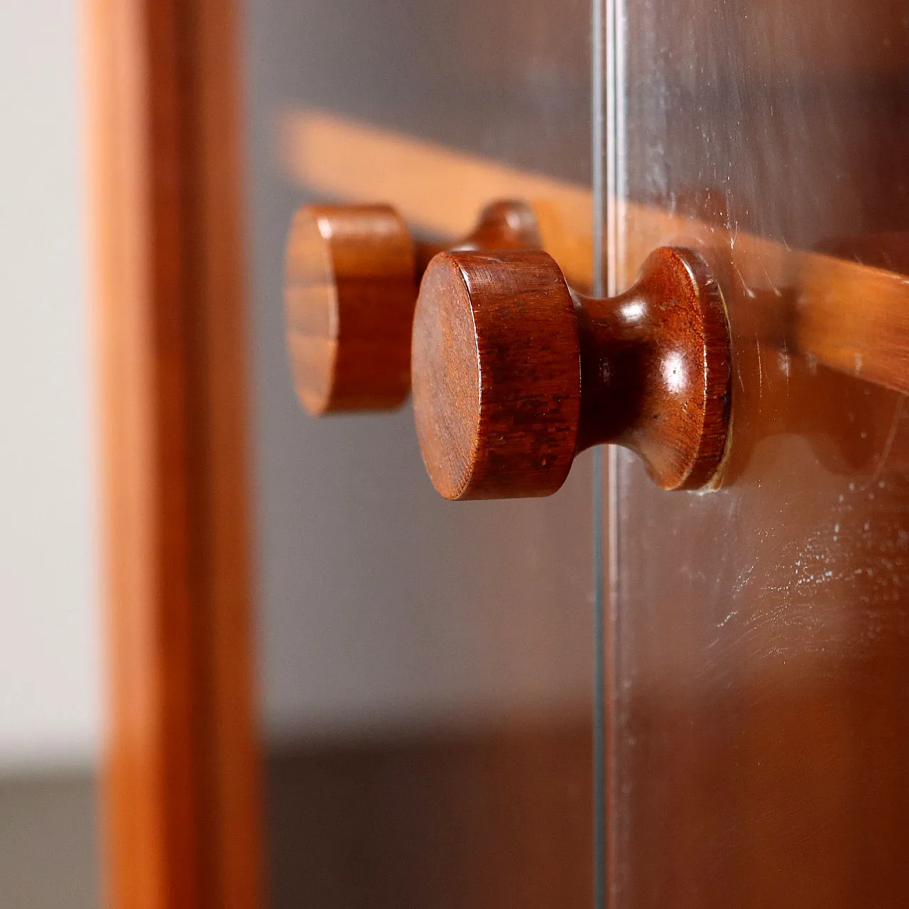 Mobile vetrina impiallacciata in teak, anni '60 5