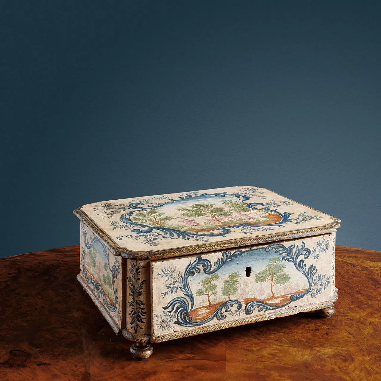 Portagioie in legno laccato, '700 1