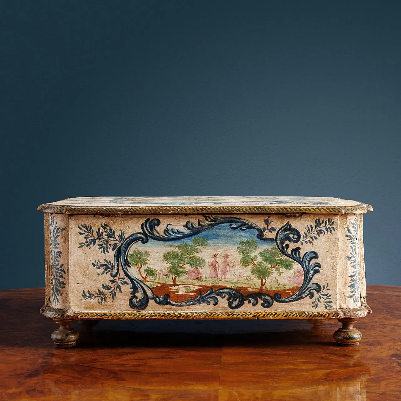 Portagioie in legno laccato, '700 5