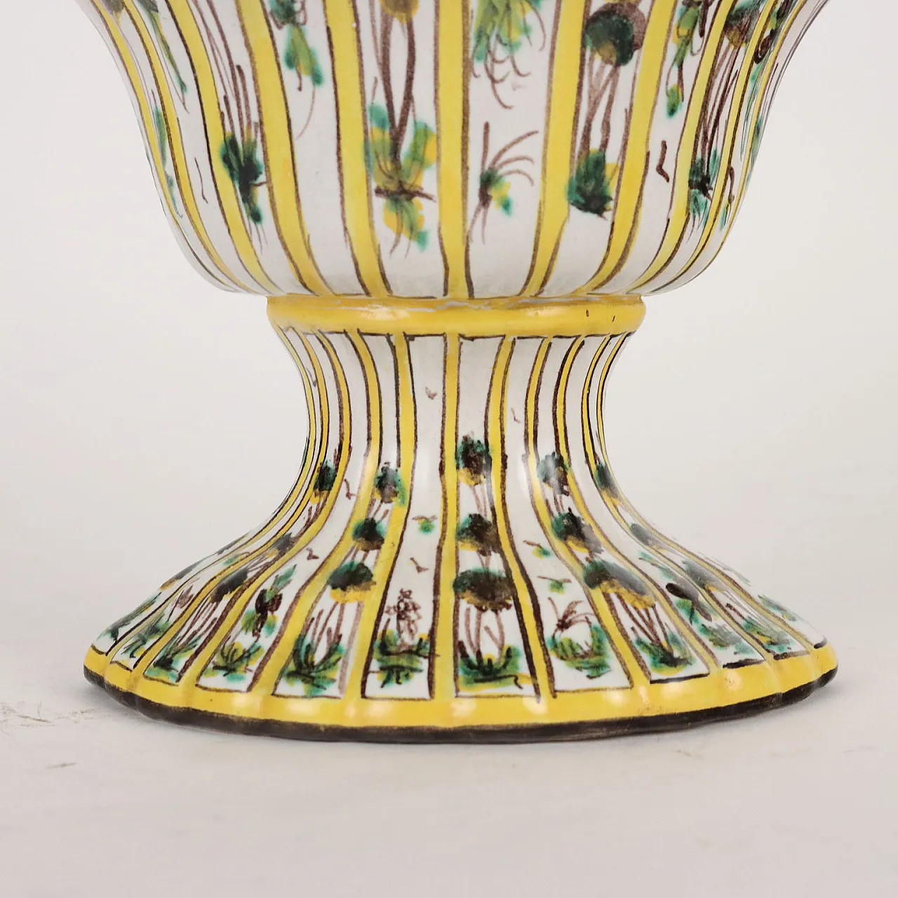 Vase in ceramic with lid of Levantino manufacture, 19th century 6