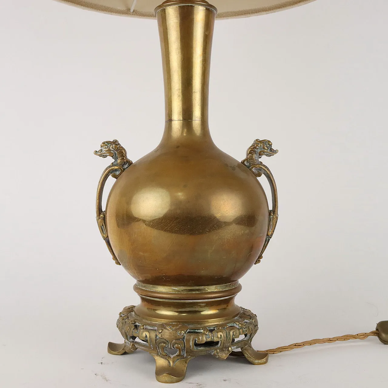 Lamp-mounted bronze baluster vase 4