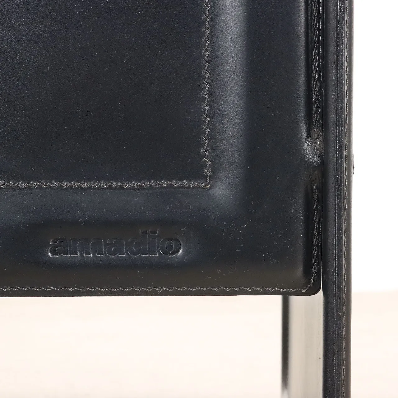 Divanetto in pelle, fine '900 9