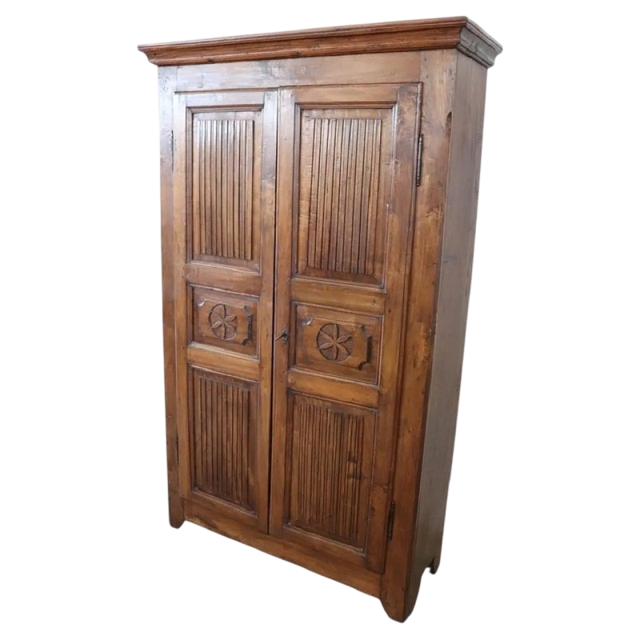 Solid poplar wardrobe, early 19th century 20
